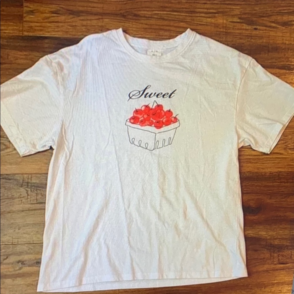 Sweet White Women's Short Sleeve Tee